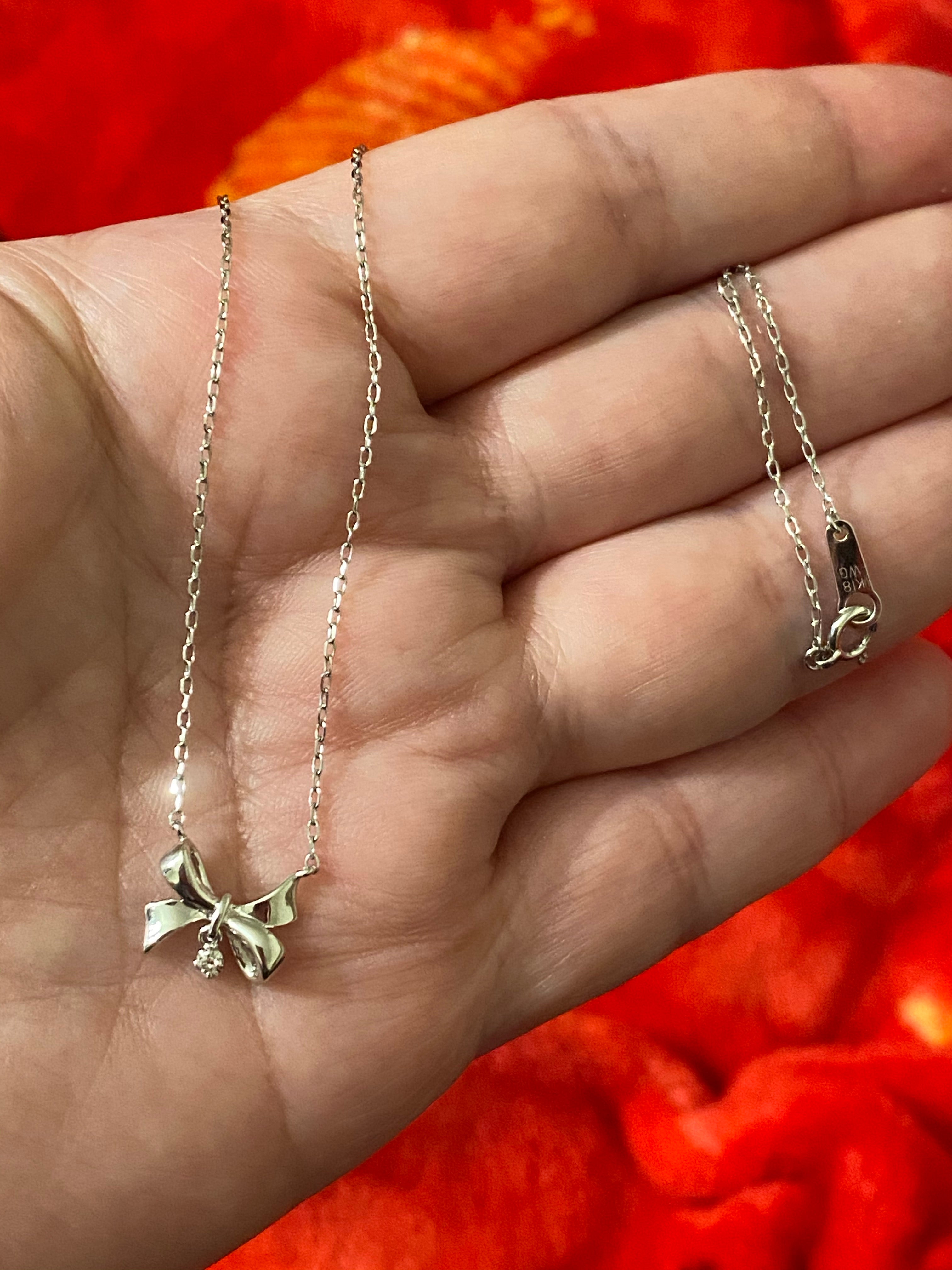 Ribbon pendant necklace